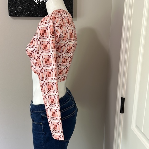 LSpace Aim High Active Crop Top Block Party Pullover Long Sleeve Shirt Sz M NEW - Picture 7 of 13